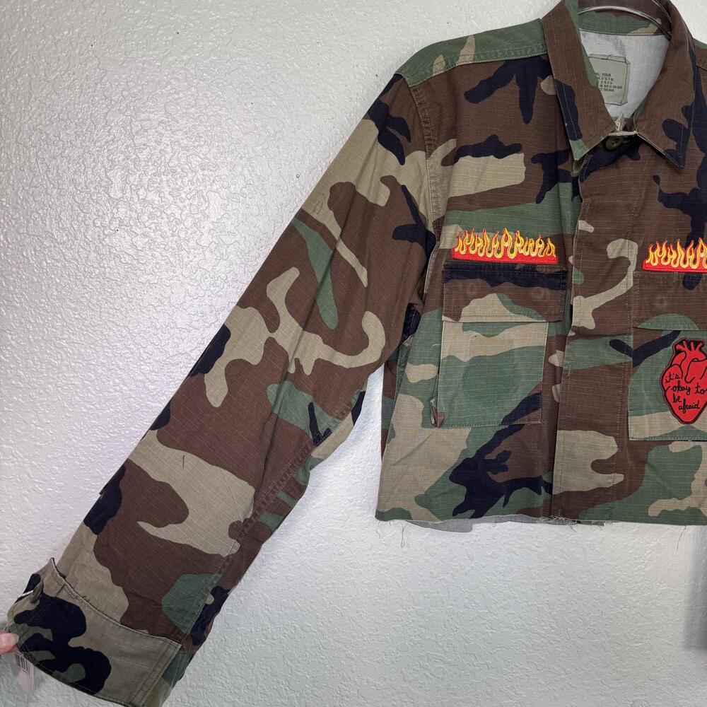Vintage Camo Jacket Womens Small Upcycled Tiger Flames Heart Military Custom - Picture 8 of 12